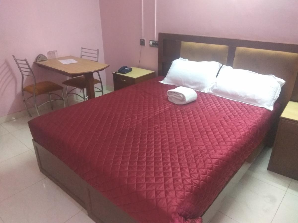 Hotel Malika Residency Ettumanoor Exterior foto